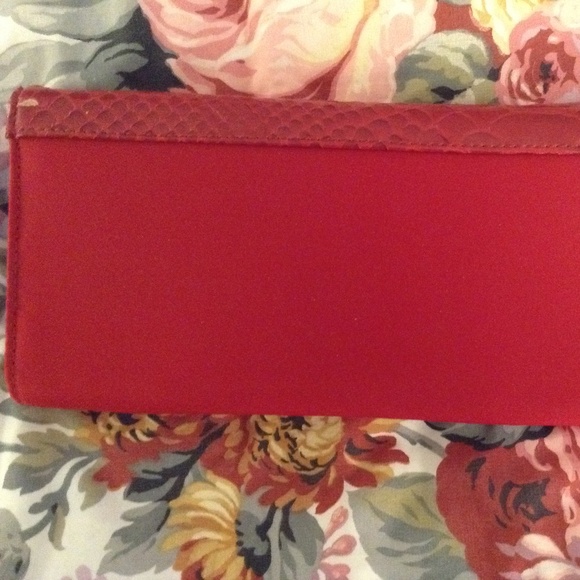 Travelsmith RFID Protected Wallet With Tags Never Used With a Few Nicks - Picture 3 of 9